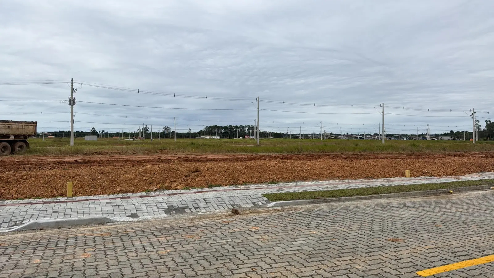 Lote 7x23 à venda em Araquari-SC com ótima localização, vista aérea
